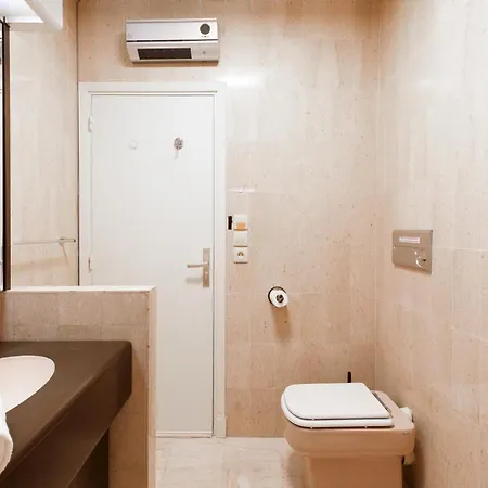 Gray D'albion 1d1 Yourhosthelper Apartment Cannes